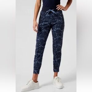 Athleta Trekkie North Printed Jogger Pants - Women's Plus Sz 22 Navy floral